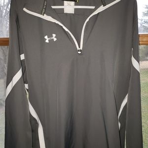 UNDER ARMOUR PULLOVER LARGE GRAY